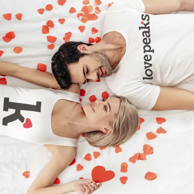 Love Peaks: Paper hearts merch mockup